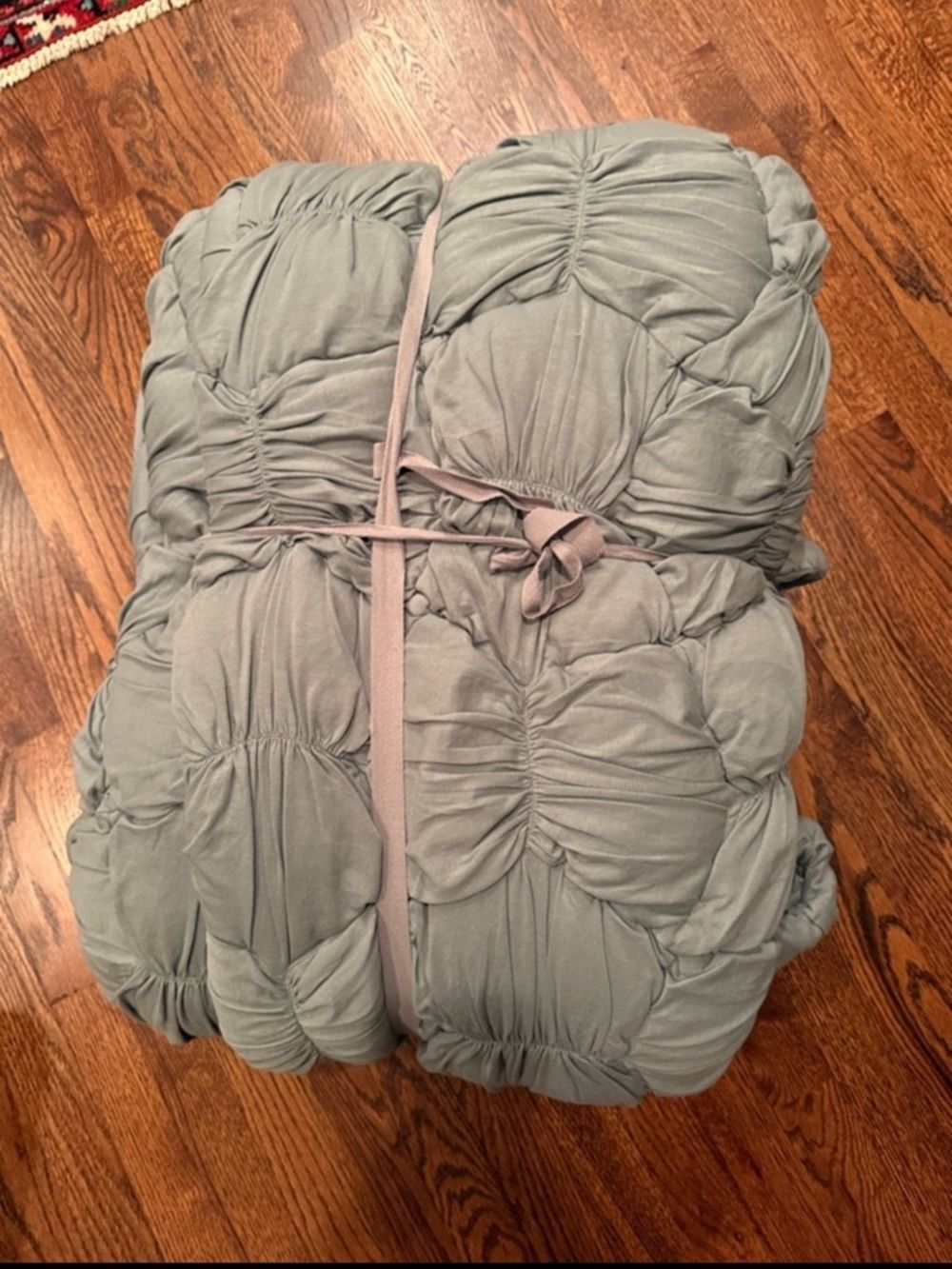 New Anthropologie Constance Cotton Jersey Cloud Quilt Size King - Picture 5 of 8